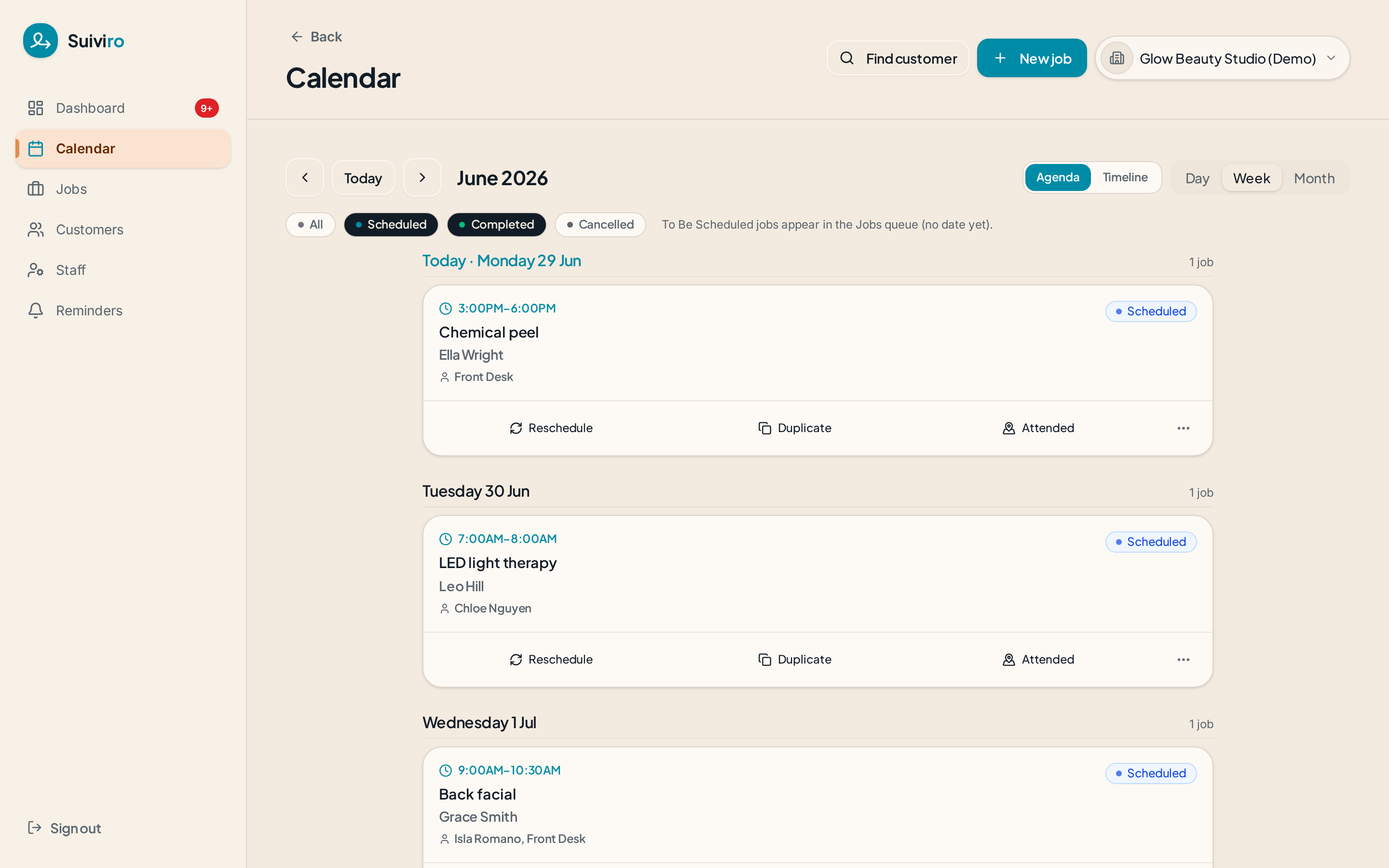 Agenda view in Suiviro on desktop, listing jobs day-by-day with Reschedule, Duplicate and Attended actions